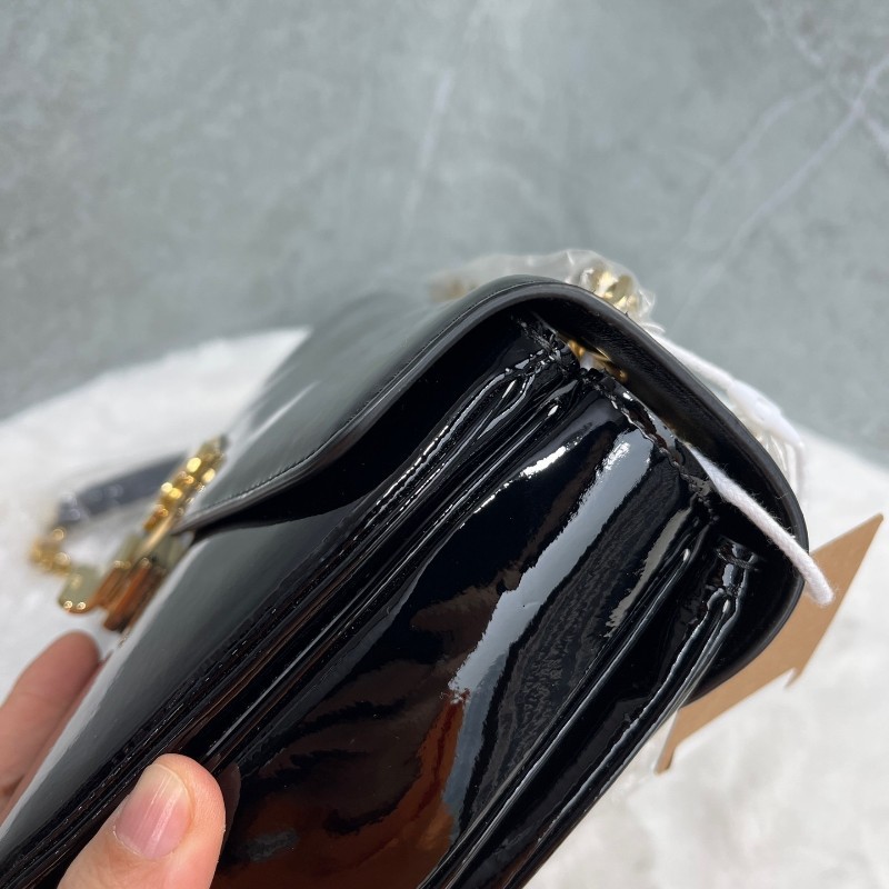 CELINE 金屬字母C扣鏈條 黑色漆皮 斜背肩背包 中號-15