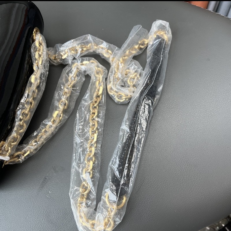 CELINE 金屬字母C扣鏈條 黑色漆皮 斜背肩背包 中號-18