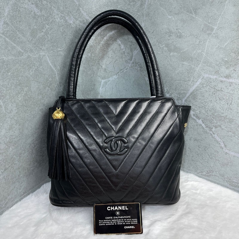 Chanel vintage 香奈兒 黑金流蘇V字紋Kelly手提包-0