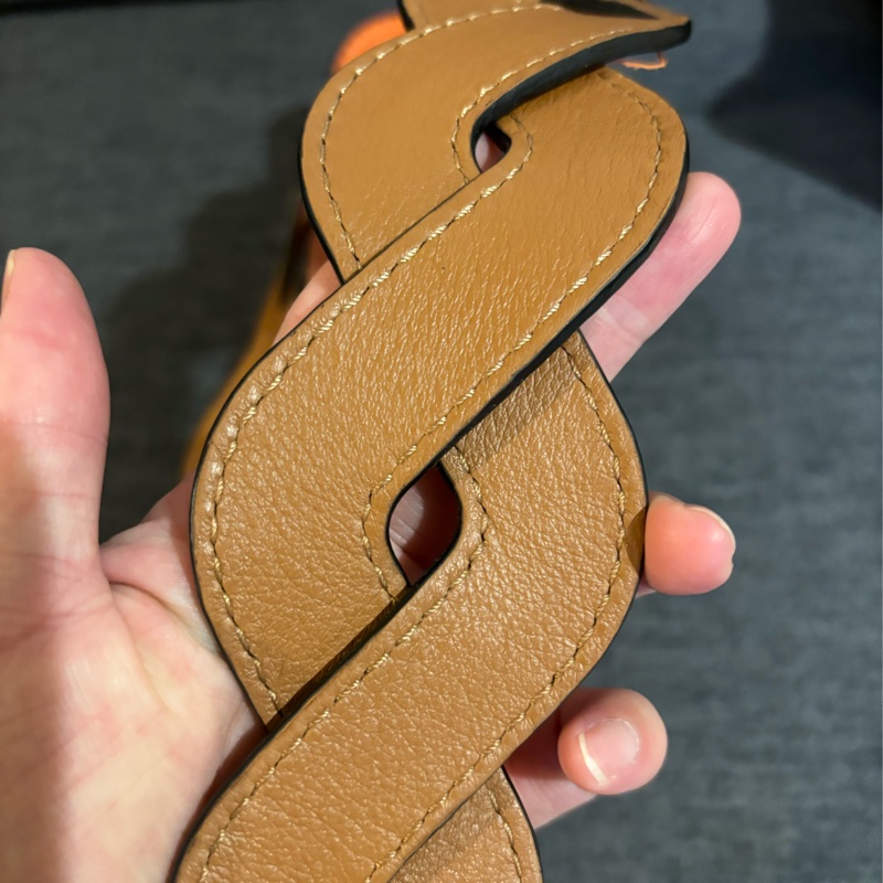 Loewe背帶-17