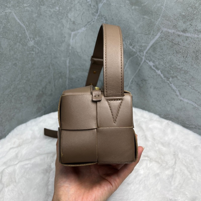 Bottega Veneta Cassette 棕色羊皮 10格 肩背包 手提包-2