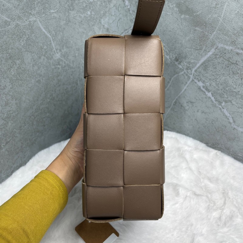 Bottega Veneta Cassette 棕色羊皮 10格 肩背包 手提包-5