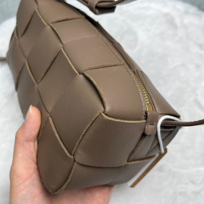 Bottega Veneta Cassette 棕色羊皮 10格 肩背包 手提包-14