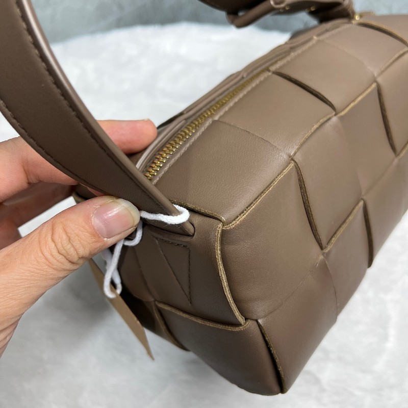 Bottega Veneta Cassette 棕色羊皮 10格 肩背包 手提包-15