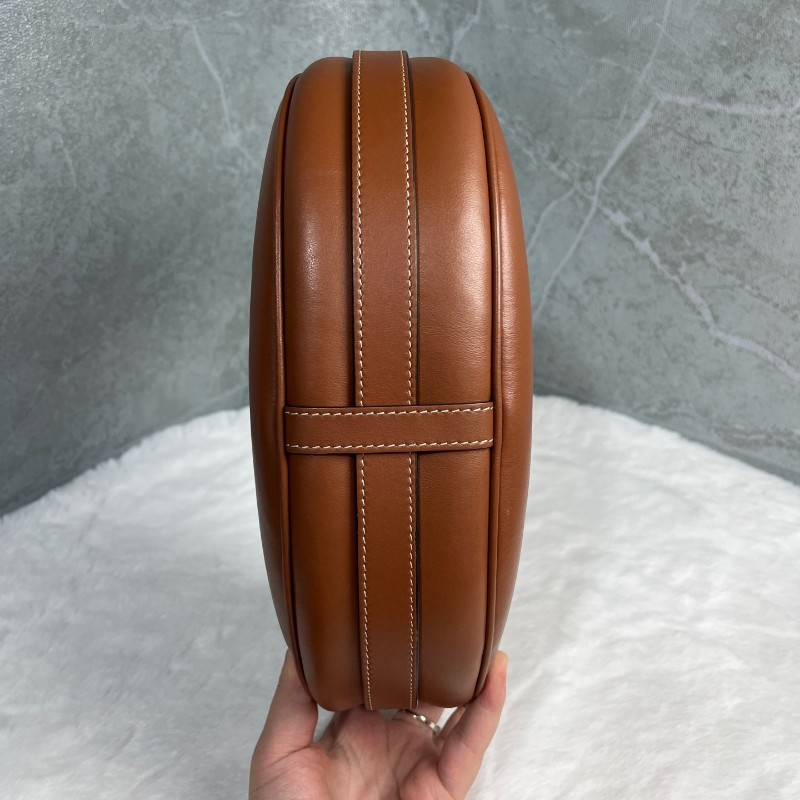 Celine Ava棕色字母logo 肩背包-3