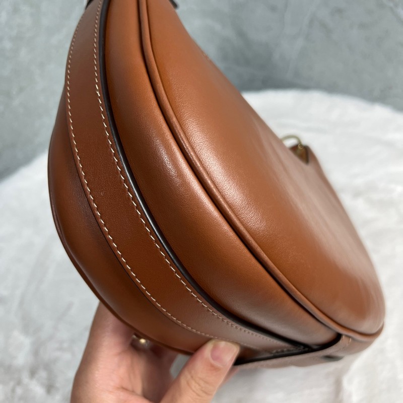 Celine Ava棕色字母logo 肩背包-11