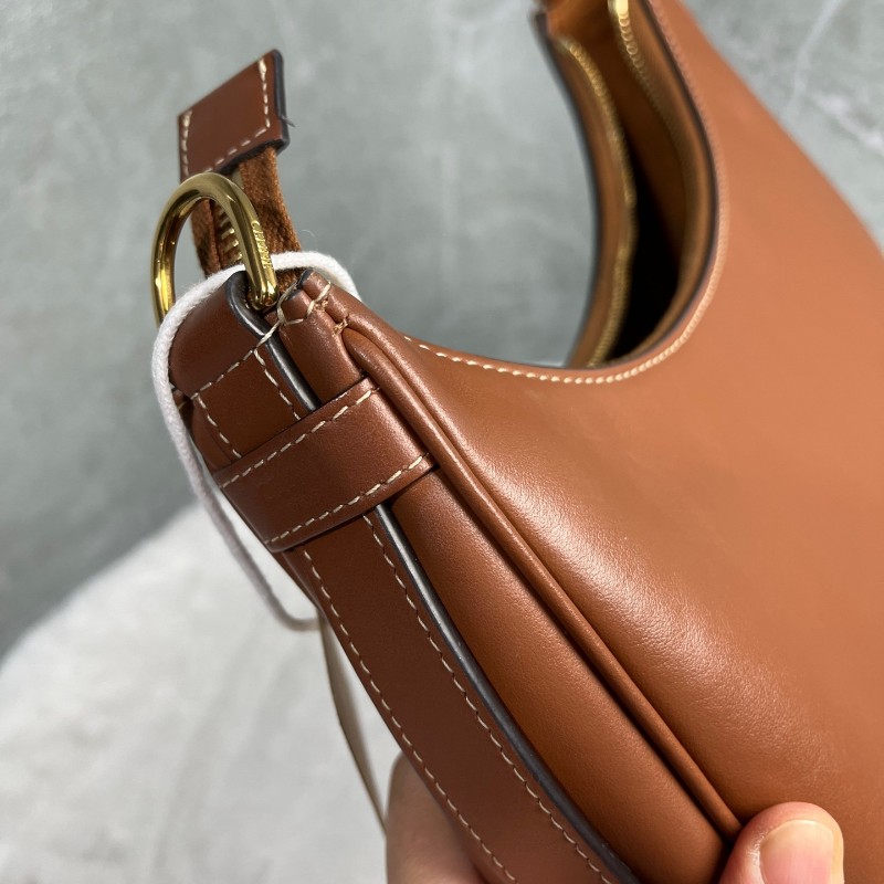 Celine Ava棕色字母logo 肩背包-14