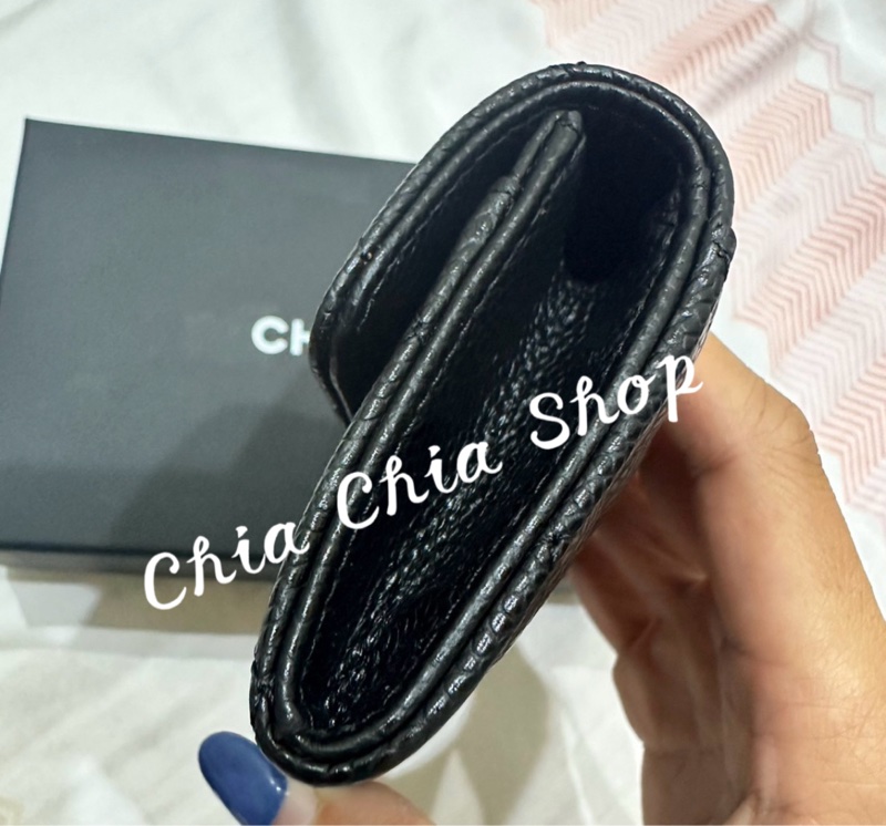 《全新》香奈兒Coco荔枝扣式零錢卡包/黑金-2