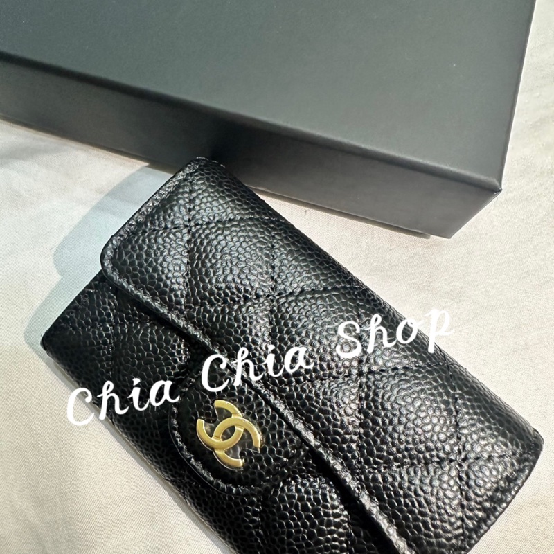 《全新》香奈兒Coco荔枝扣式零錢卡包/黑金-5
