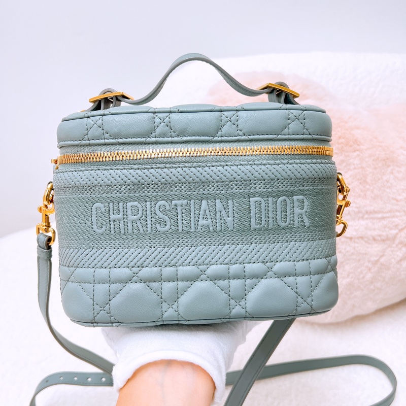 Dior travel vanity 灰色化妝包/斜挎包-1