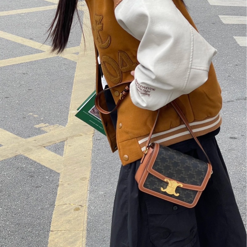 Celine棕色老花凱旋門box teen 斜背包-2