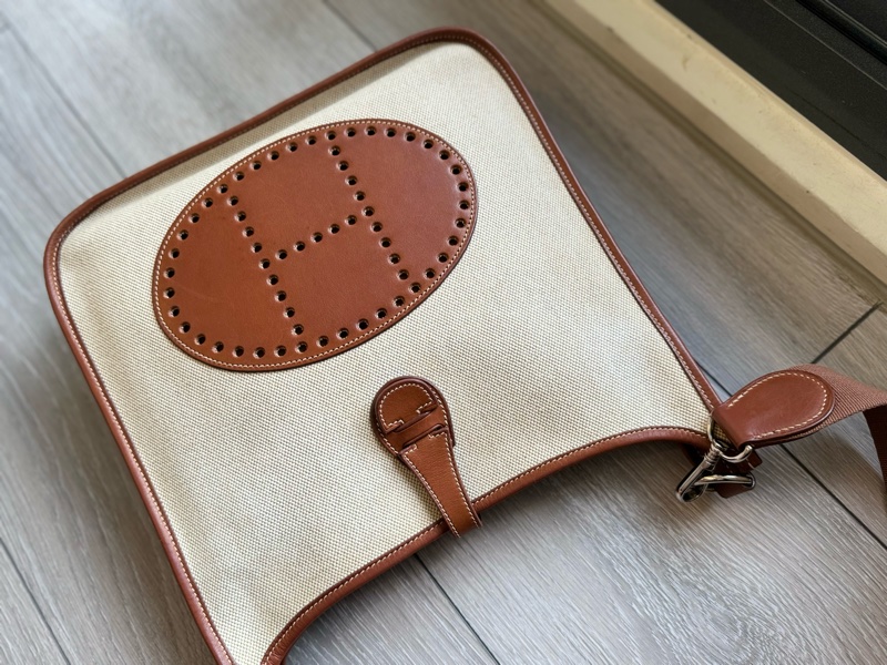 愛馬仕伊芙琳Hermes Evelyne29帆布拼馬鞍皮銀釦/愛馬仕帆布拼皮肩背包-2