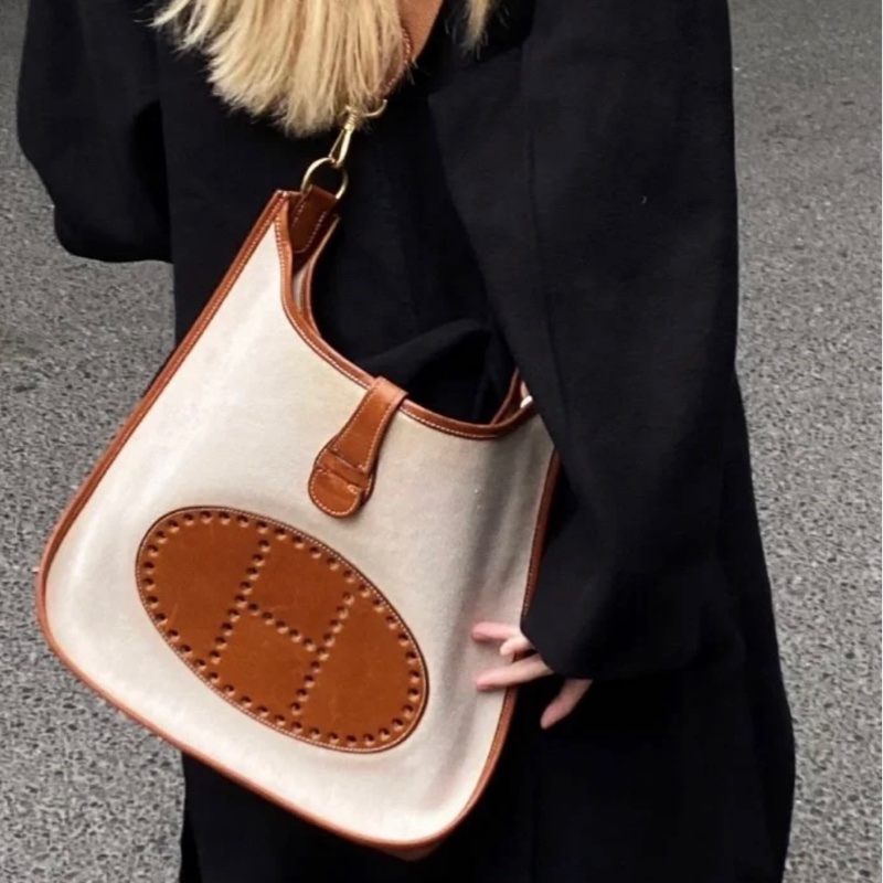 愛馬仕伊芙琳Hermes Evelyne29帆布拼馬鞍皮銀釦/愛馬仕帆布拼皮肩背包-4