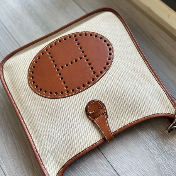 愛馬仕伊芙琳Hermes Evelyne29帆布拼馬鞍皮銀釦/愛馬仕帆布拼皮肩背包-5