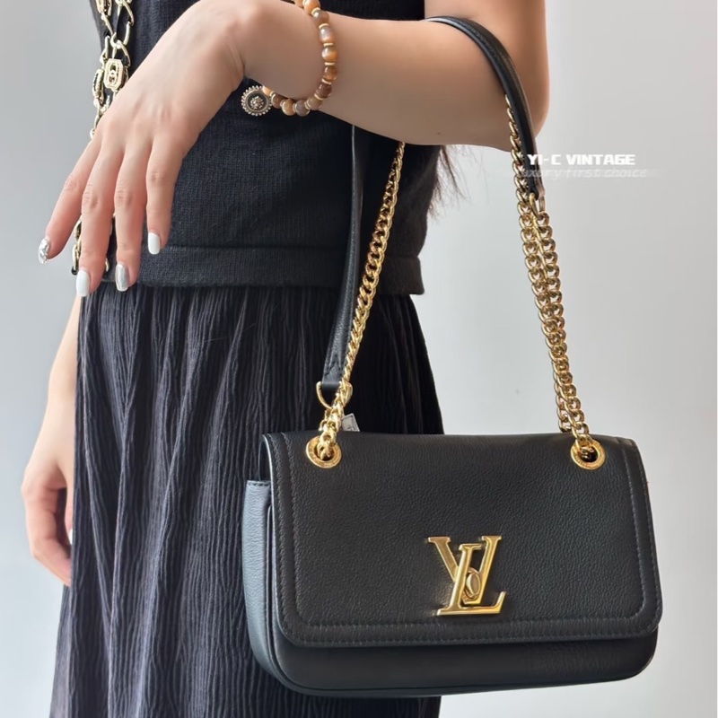 LV M22303新款 LockMe East West 鏈條包 肩背包 斜背包 黑金#晶片款#-1