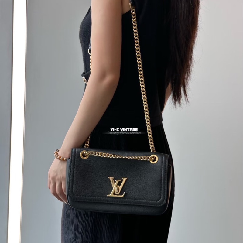 LV M22303新款 LockMe East West 鏈條包 肩背包 斜背包 黑金#晶片款#-3