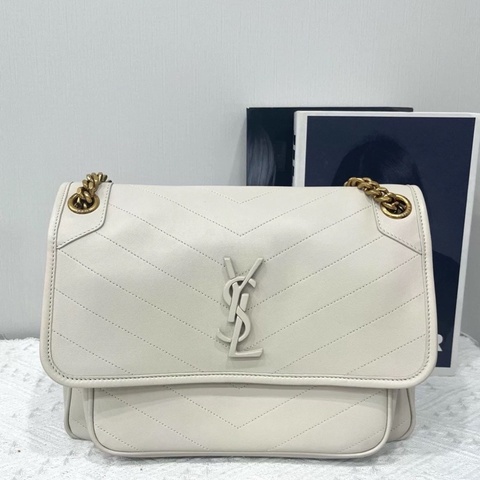 🈶購證包況佳😍Ysl聖羅蘭白金中號niki 新款d扣斜挎單肩包