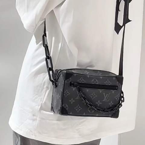 爆款低價出🕶️99新🤩Lv黑武士SoftTrunk盒子包單肩斜挎包