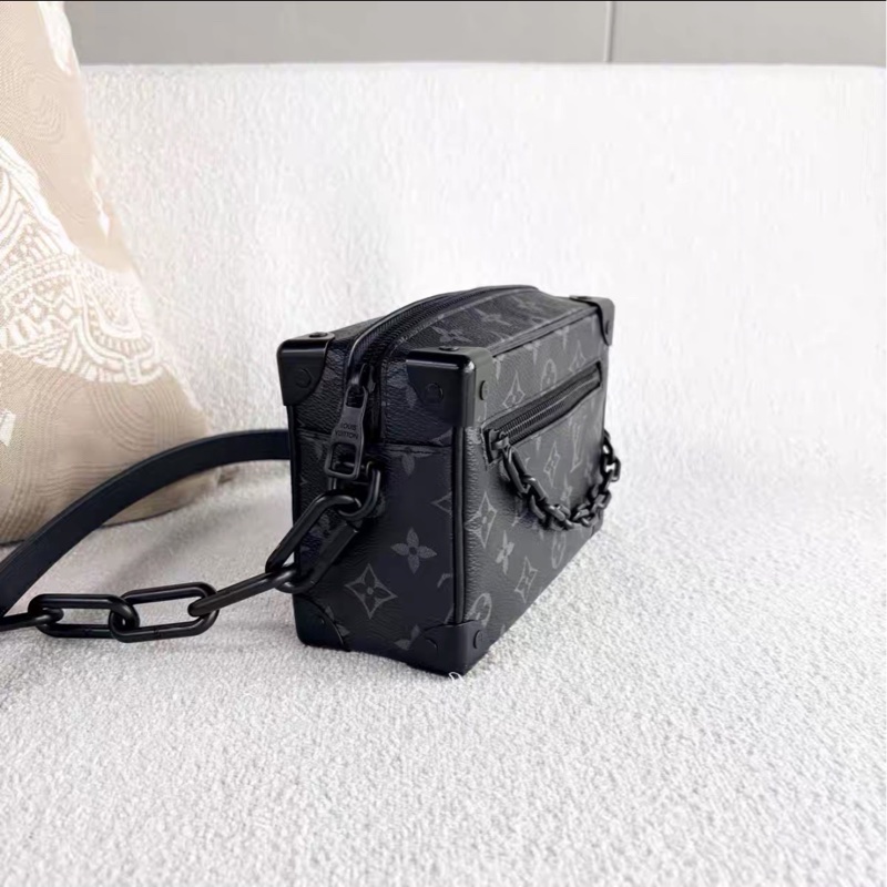 爆款低價出🕶️99新🤩Lv黑武士SoftTrunk盒子包單肩斜挎包-5