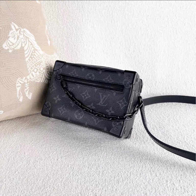 爆款低價出🕶️99新🤩Lv黑武士SoftTrunk盒子包單肩斜挎包-8