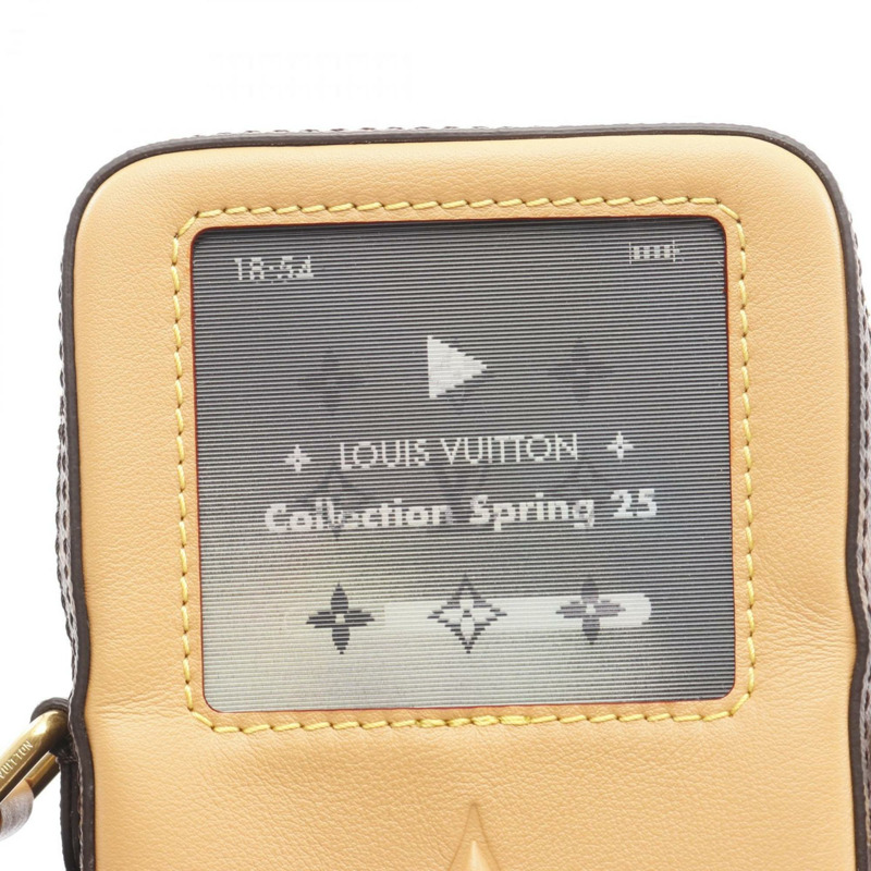 Louis Vuitton 音樂播放器可穿戴錢包 Monogram 單肩包，採用塗層帆布和皮革製成，棕色，女士，M14063-6