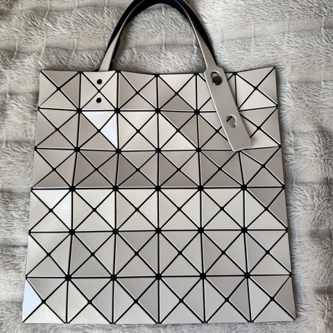 三宅一生6X6米色