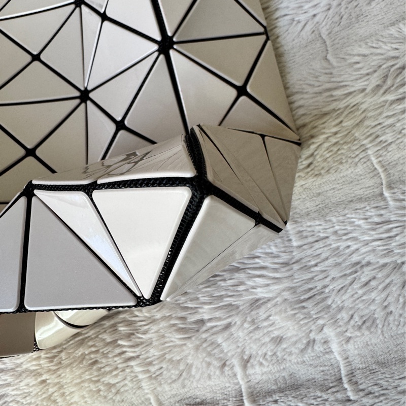 三宅一生6X6米色-3