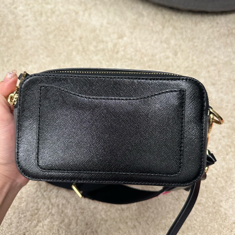 Marc Jacobs相機包 經典配色 黑粉搭配-10