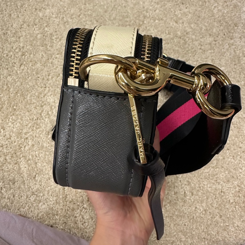 Marc Jacobs相機包 經典配色 黑粉搭配-14