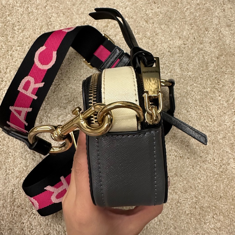 Marc Jacobs相機包 經典配色 黑粉搭配-15