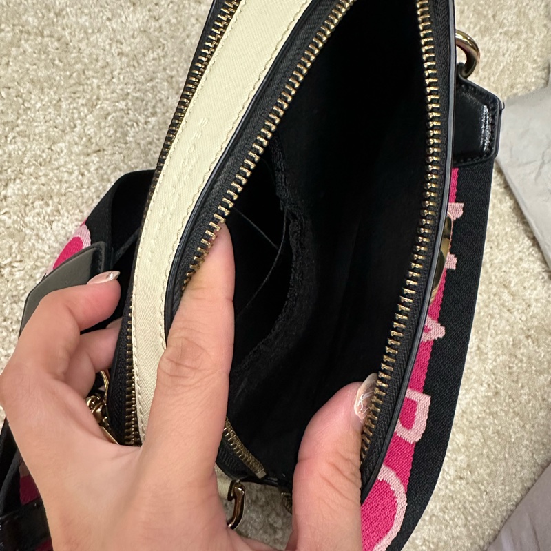 Marc Jacobs相機包 經典配色 黑粉搭配-17