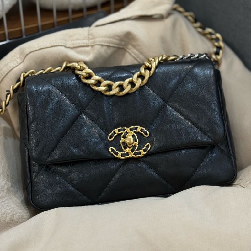 (香港購證🇭🇰全配)Chanel 19bag 小號 黑金-7