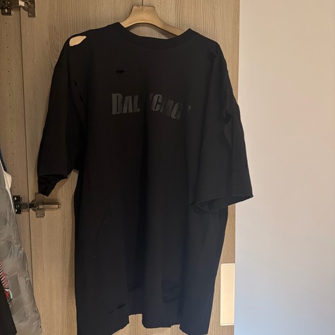 baleciaga  t shirt
