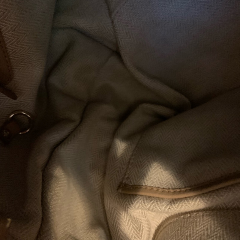 BVLGARI Chandra經典logo金屬扣環 駝色皮革手提包 肩背包-13