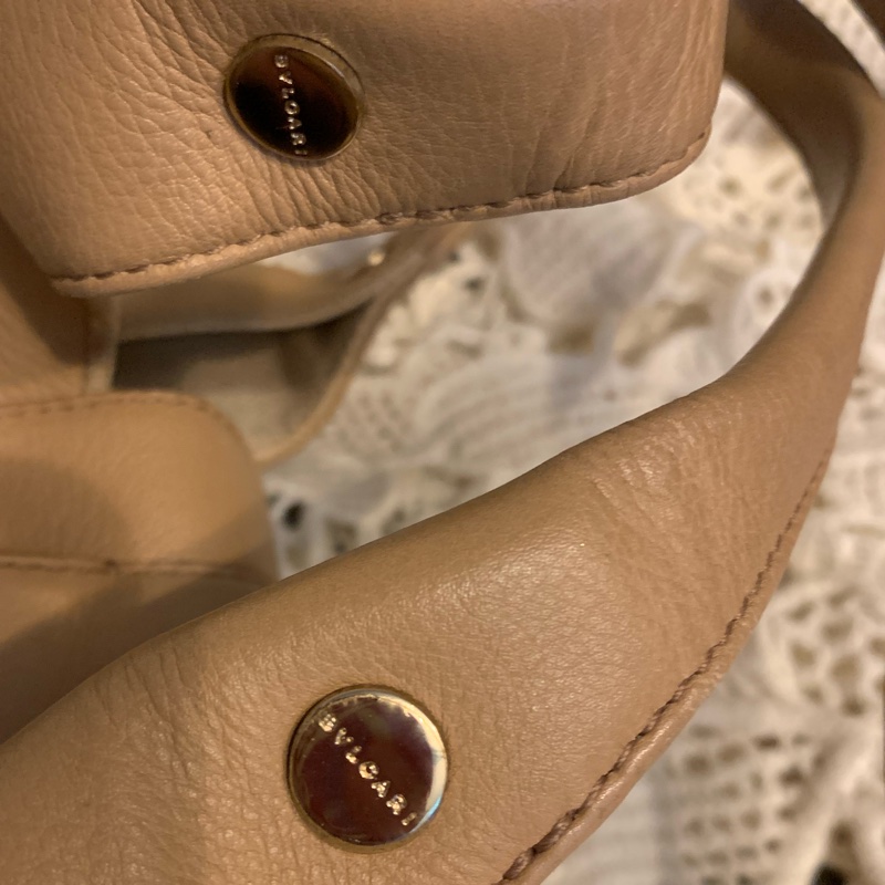 BVLGARI Chandra經典logo金屬扣環 駝色皮革手提包 肩背包-22