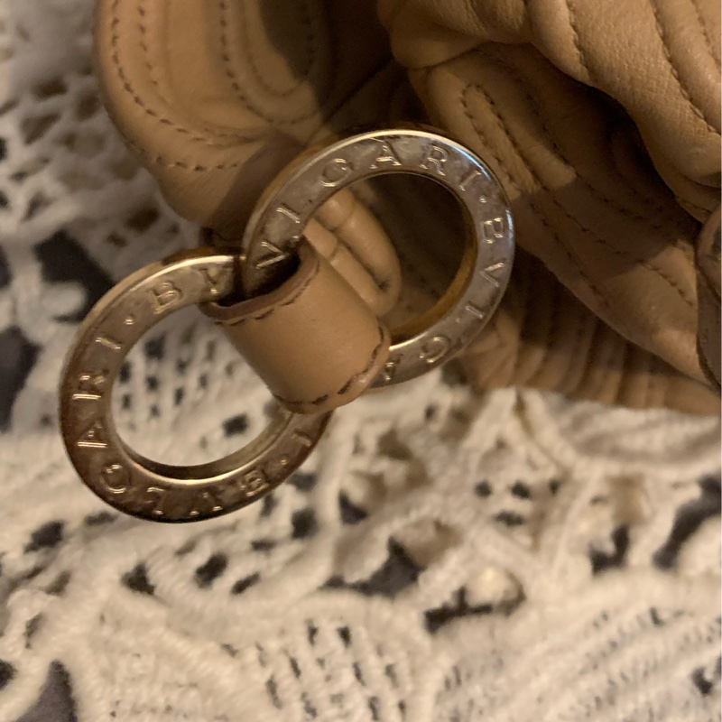 BVLGARI Chandra經典logo金屬扣環 駝色皮革手提包 肩背包-25