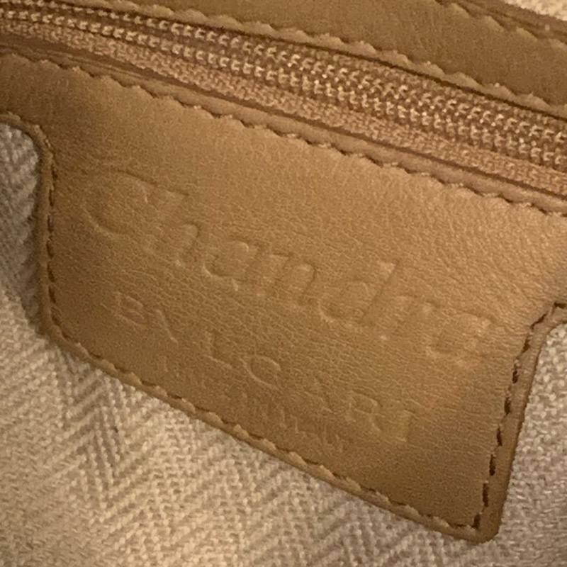 BVLGARI Chandra經典logo金屬扣環 駝色皮革手提包 肩背包-32