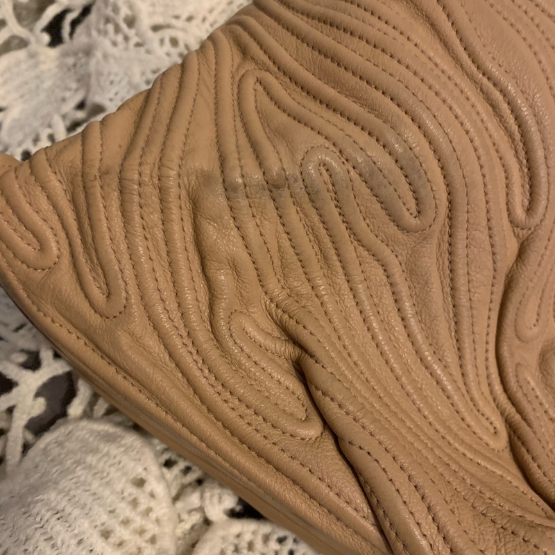 BVLGARI Chandra經典logo金屬扣環 駝色皮革手提包 肩背包-39