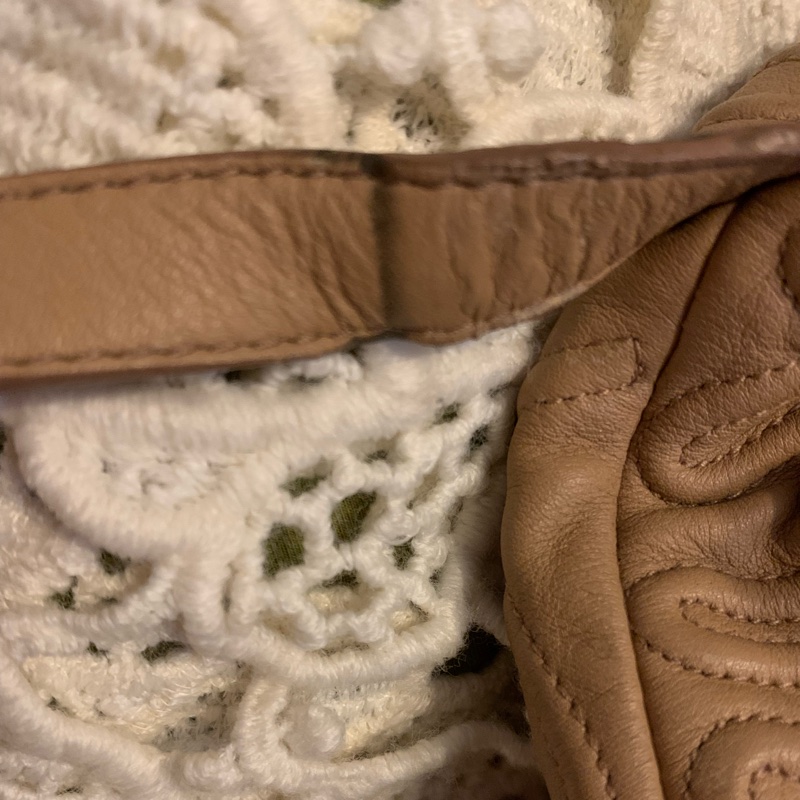 BVLGARI Chandra經典logo金屬扣環 駝色皮革手提包 肩背包-46