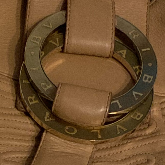 BVLGARI Chandra經典logo金屬扣環 駝色皮革手提包 肩背包-59