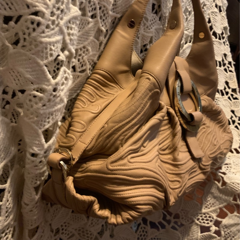 BVLGARI Chandra經典logo金屬扣環 駝色皮革手提包 肩背包-61