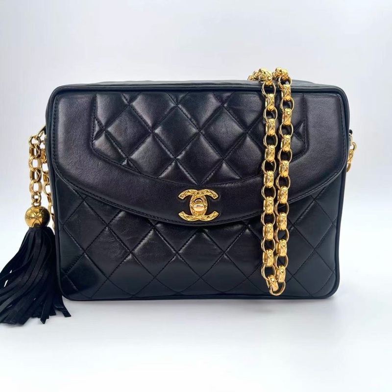 「JL精品代購」9新 香奈兒黑金羊黛妃金球流蘇相機雕花鏈條包-0