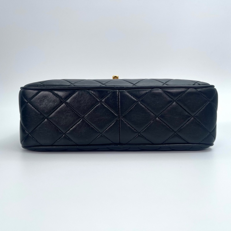 「JL精品代購」9新 香奈兒黑金羊黛妃金球流蘇相機雕花鏈條包-6