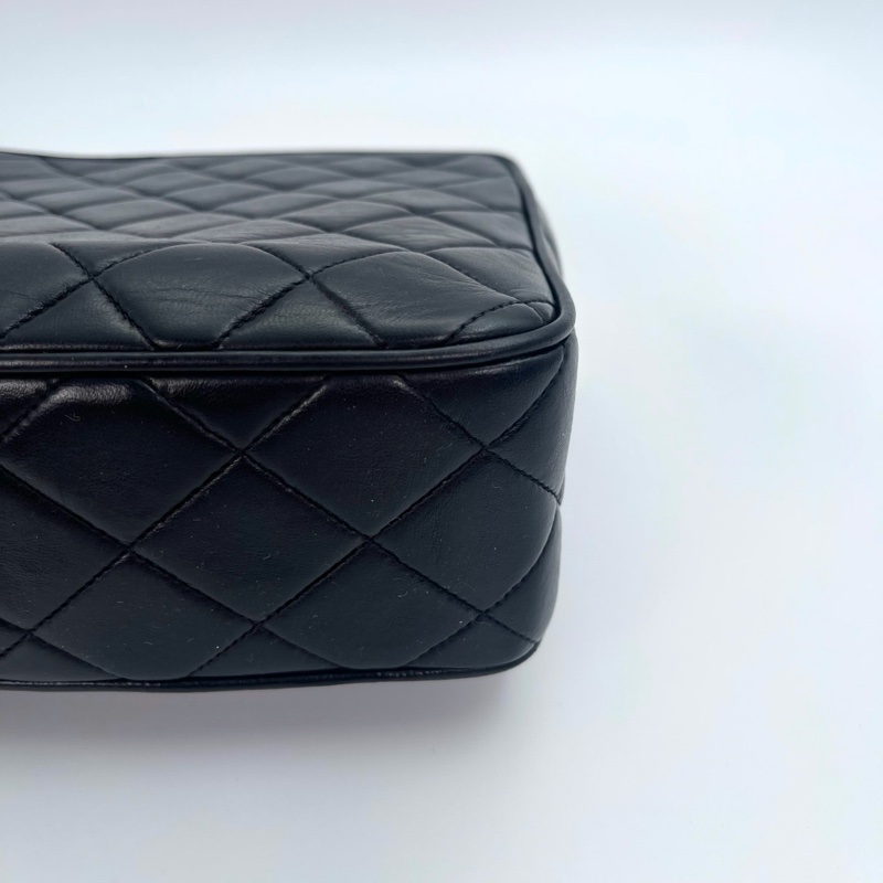 「JL精品代購」9新 香奈兒黑金羊黛妃金球流蘇相機雕花鏈條包-10