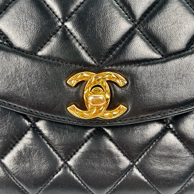 「JL精品代購」9新 香奈兒黑金羊黛妃金球流蘇相機雕花鏈條包-11