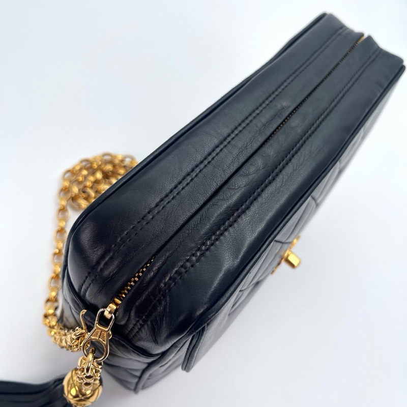 「JL精品代購」9新 香奈兒黑金羊黛妃金球流蘇相機雕花鏈條包-14