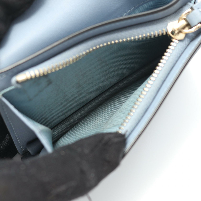 Valentino Garavani 鉚釘雙折皮夾，皮革材質，藍灰色，二手女款-4