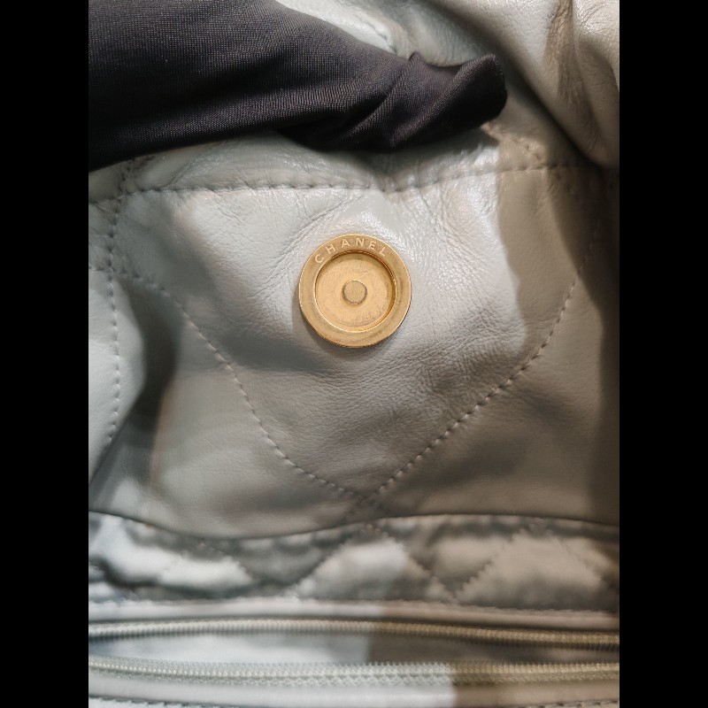 Chanel 22bag medium-15