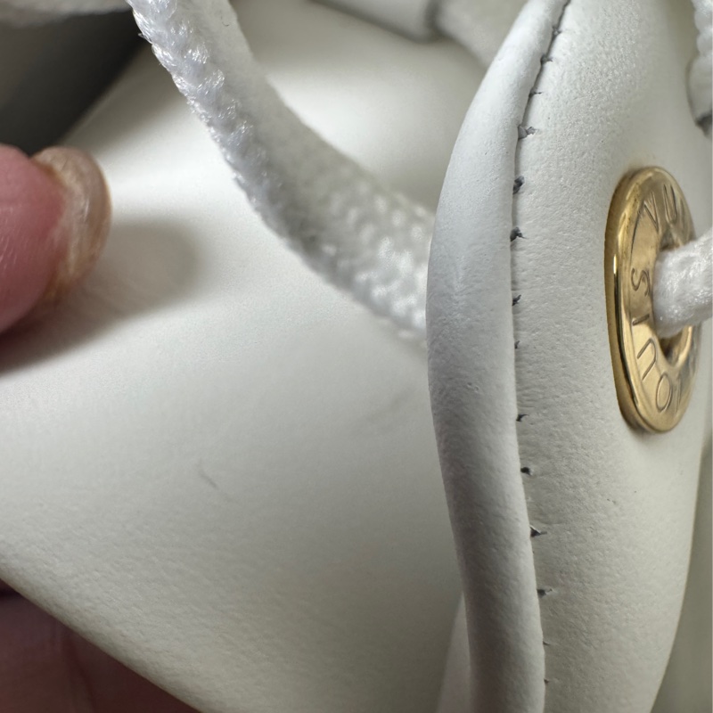 Lv精典小白鞋35.5-16