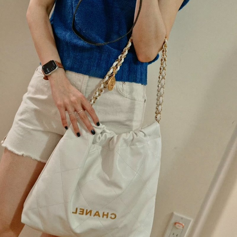 CHANEL 22 Bag - 中號白金-1